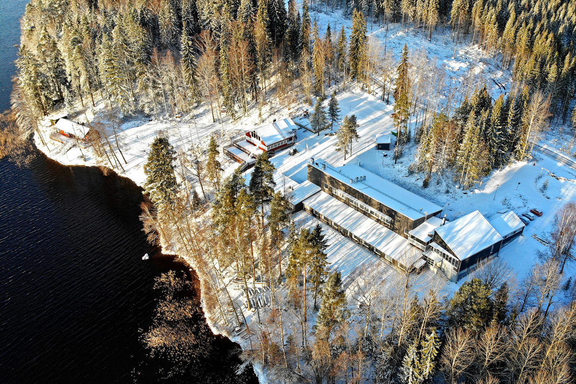 Hirvijärven leirikeskus ilmakuva rantasauna