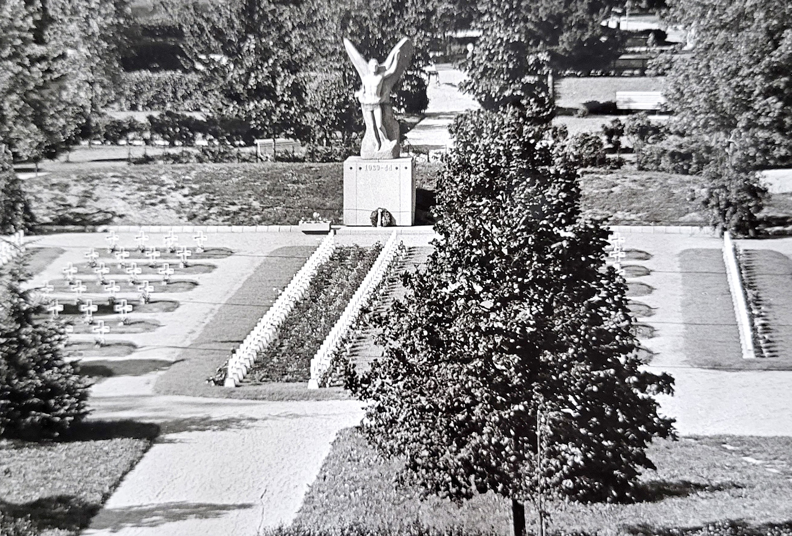 sankarihautausmaa 1955 ehkä 72.jpg